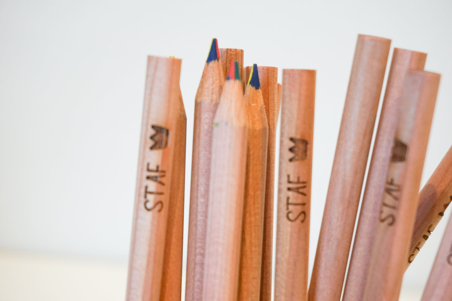 regenboogpotlood met 4 kleuren als uniek bedankje
