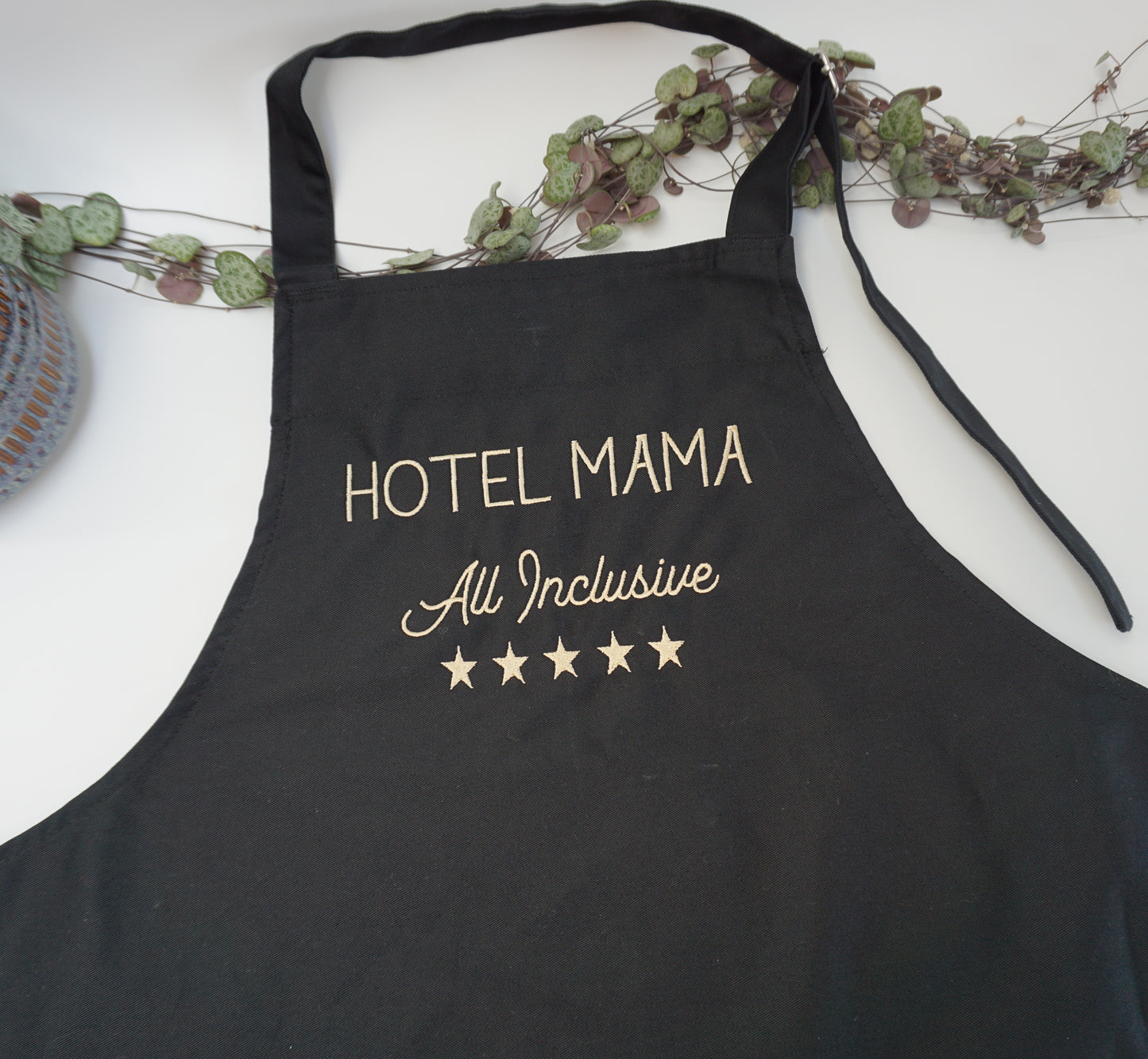 Geborduurde keukenschort hotel mama