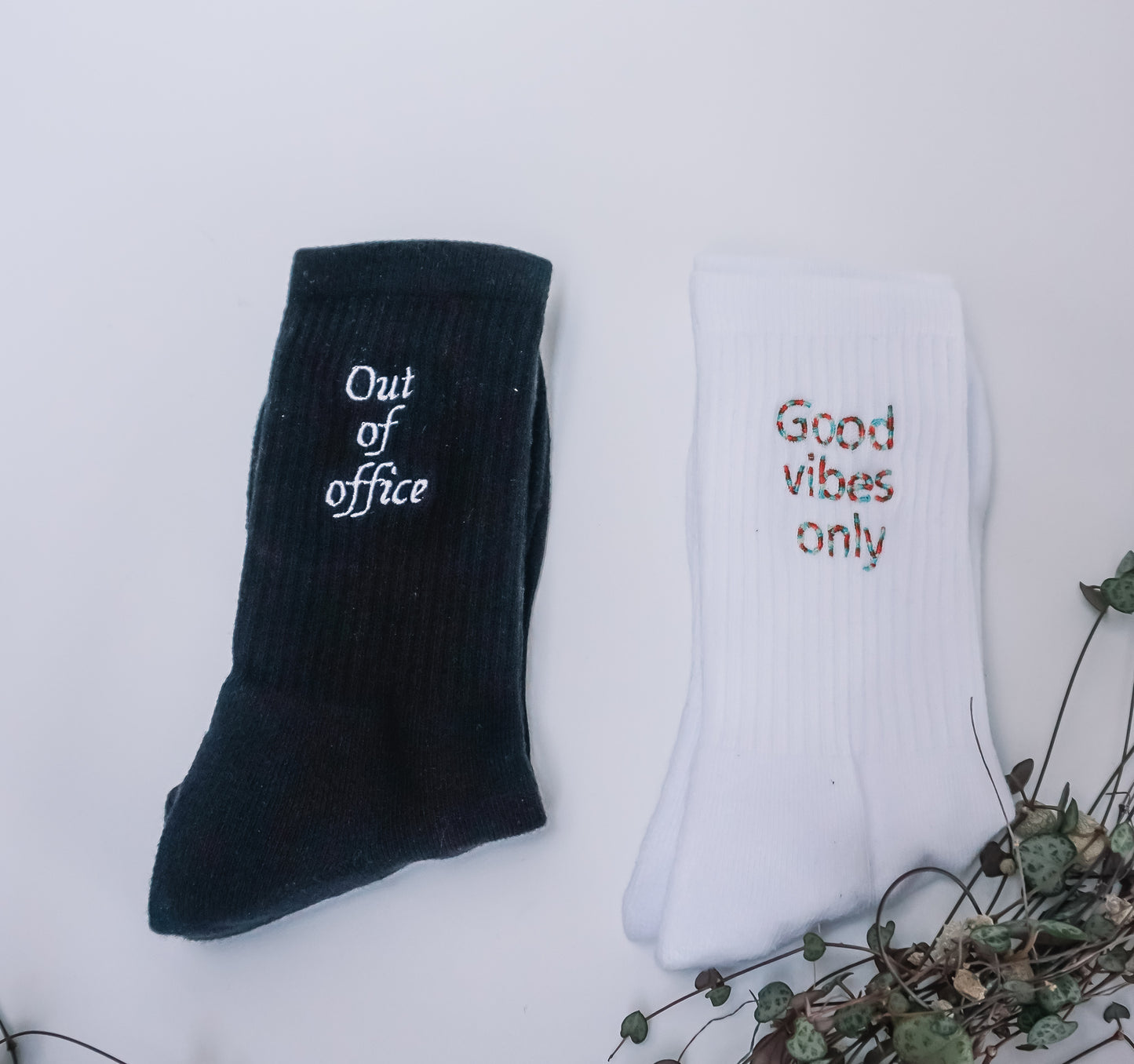 PROMO geborduurd cadeau voordeelpakket: T-shirt + pet + sokken