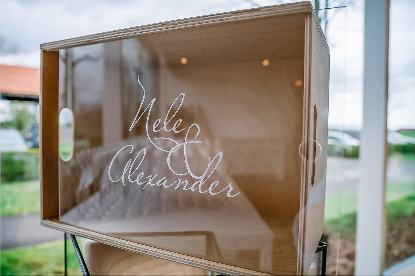 Houten enveloppendoos met acrylaat deksel