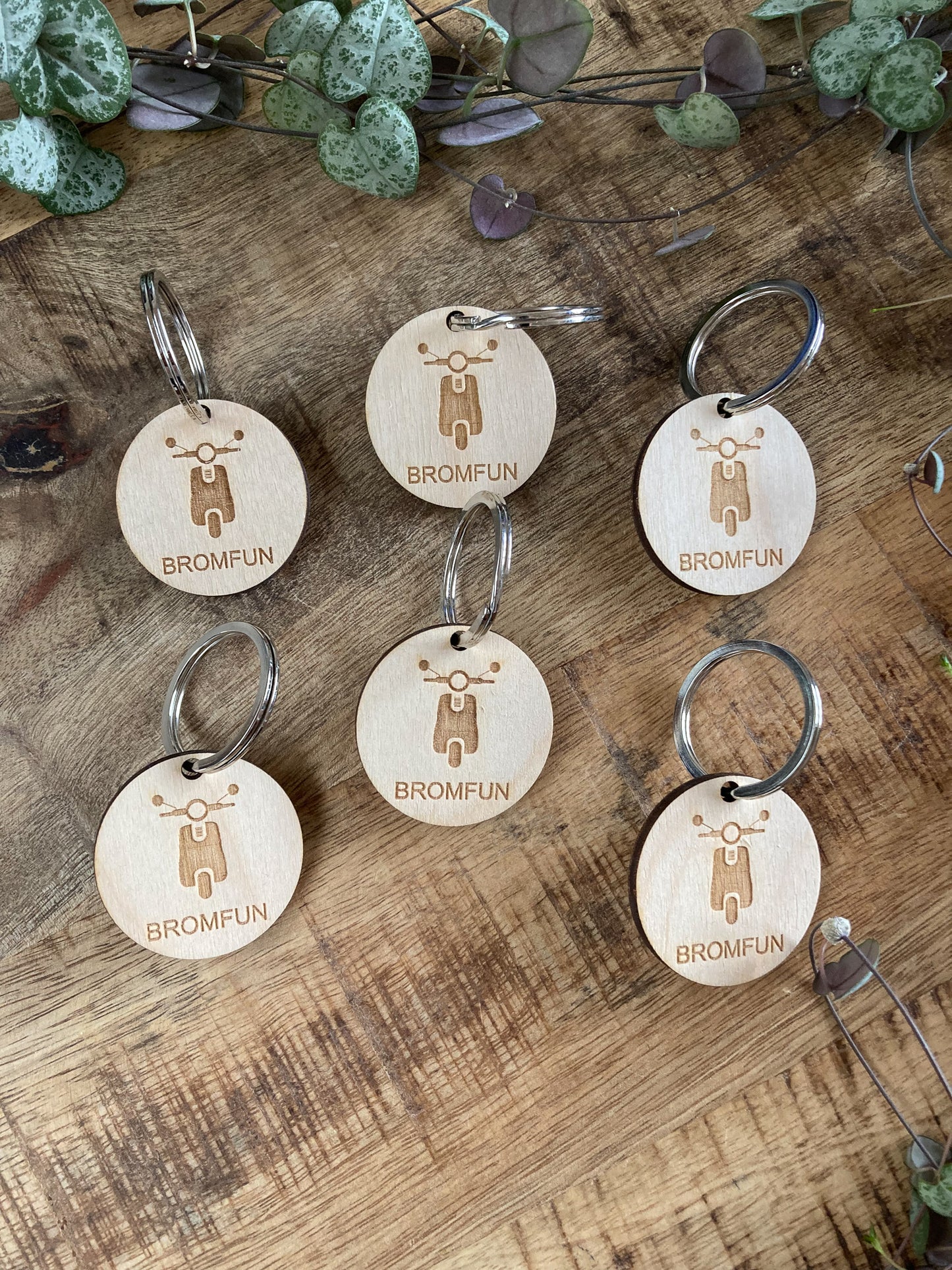 Houten sleutelhanger in eigen vorm