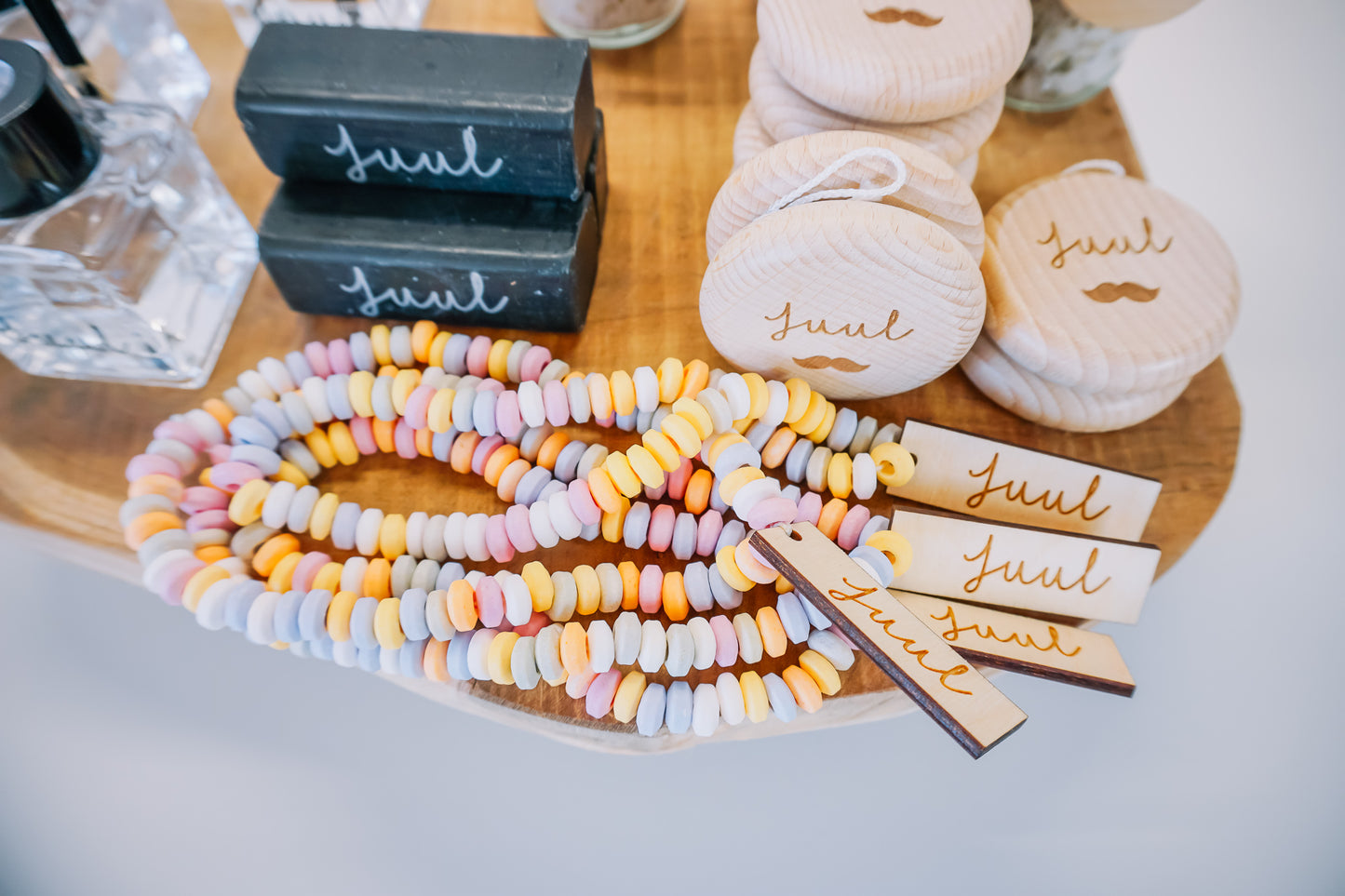 Snoepketting met houten label
