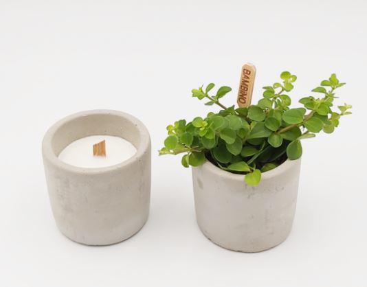 Betonkaarsje met houten wiek