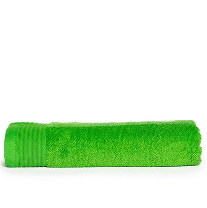 Groen badhanddoek geborduurd ideaal als geboortecadeau bij www.krea-haus.be