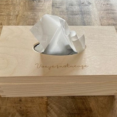 Gegraveerde zakdoekendoos bij krea-haus