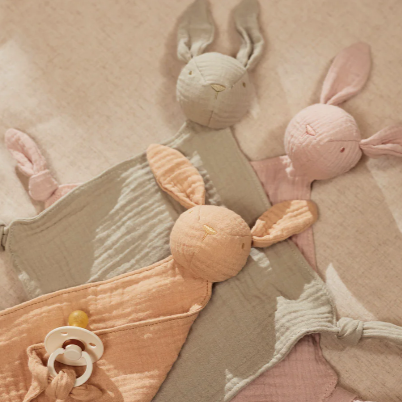 Speendoekje bunny ears geborduurd met naam