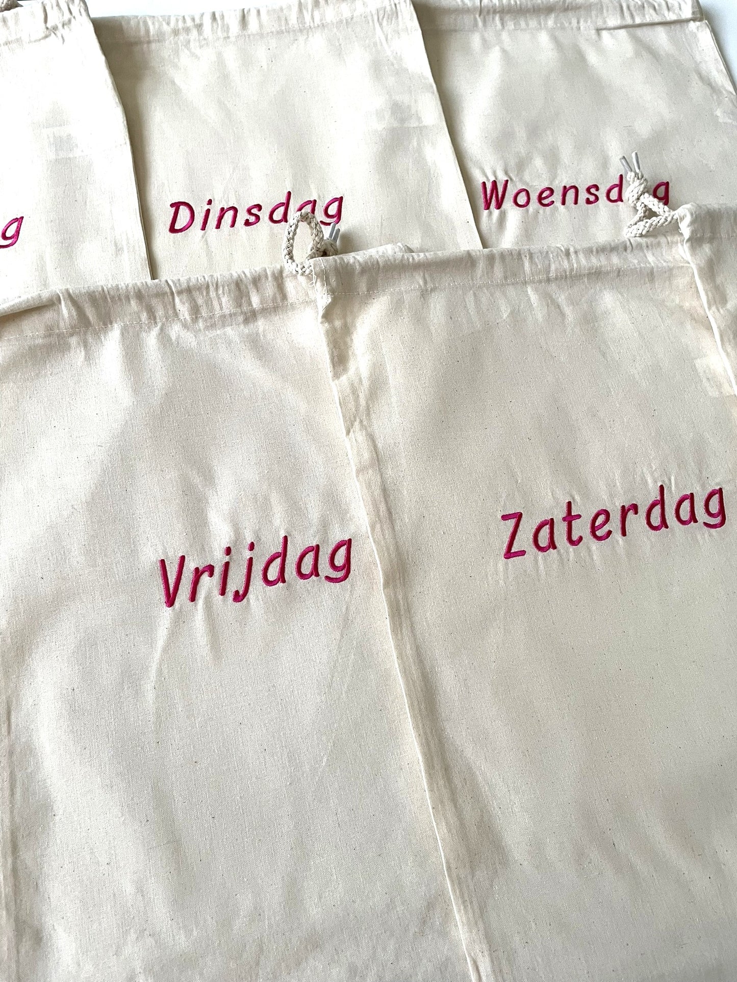 Pakket XL waszak met weekdag zakjes voor kledij