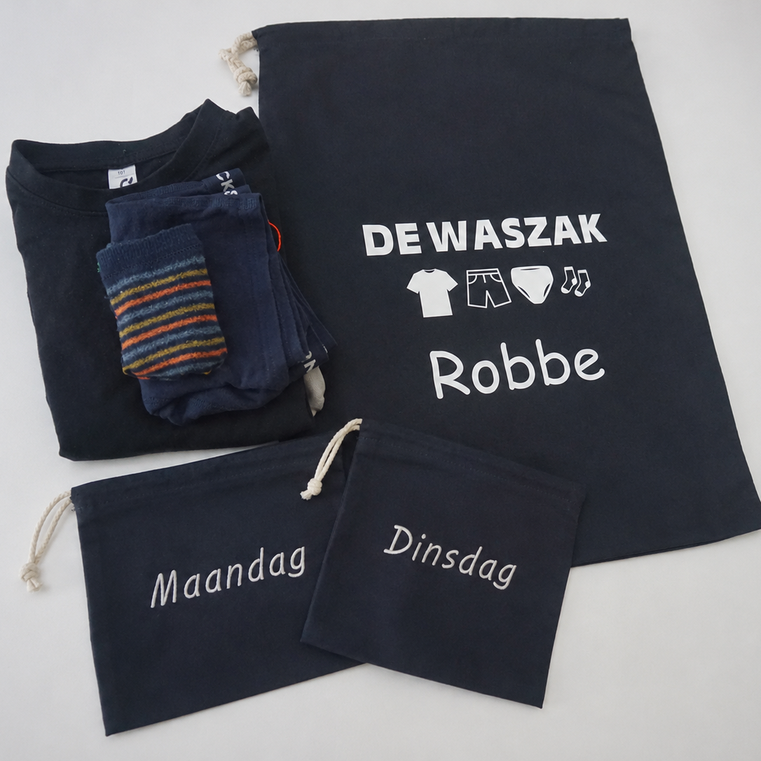 kinderen op kamp gemakkelijke zakjes voor kledij per dag