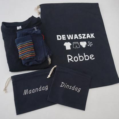 kinderen op kamp gemakkelijke zakjes voor kledij per dag