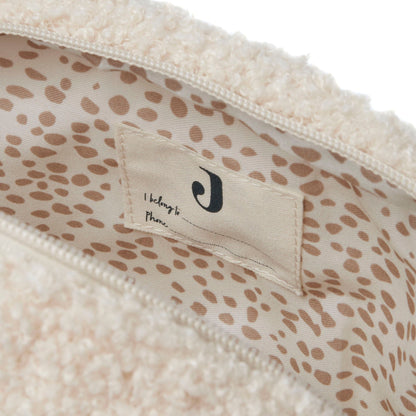 Binnenkant van het etui boucle biscuit van Jollein met naamlabel, handig etui voor babyspulletjes en gepersonaliseerd cadeau.